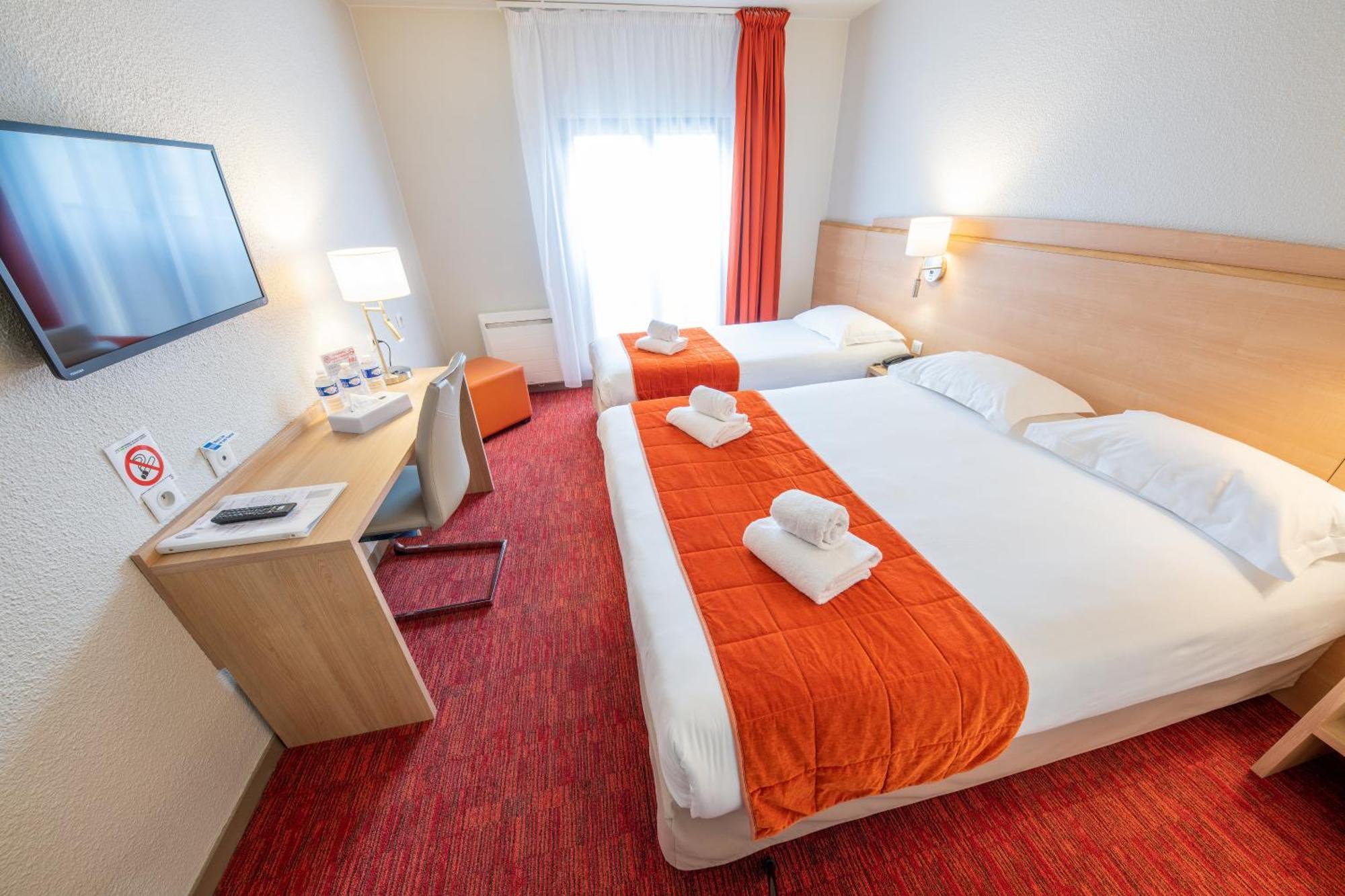 Hôtel Saint Laurent Nogent-sur-Seine Quarto foto